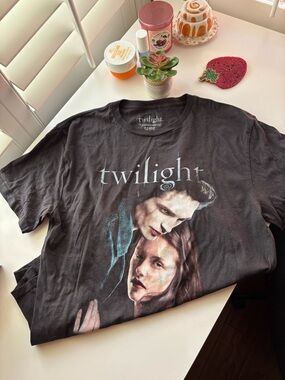 Twilight Unisex Graphic Tee XL